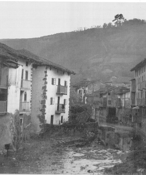 Erreka_inguruko_exeak_Gezala