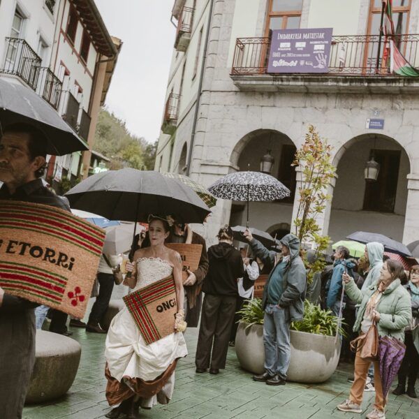 Mundo eta Uniberso Ean-6951