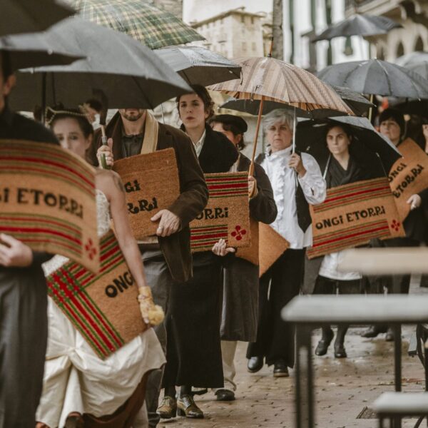 Mundo eta Uniberso Ean-7038