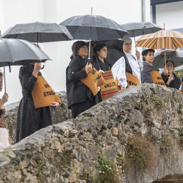 Mundo eta Uniberso Ean-7057