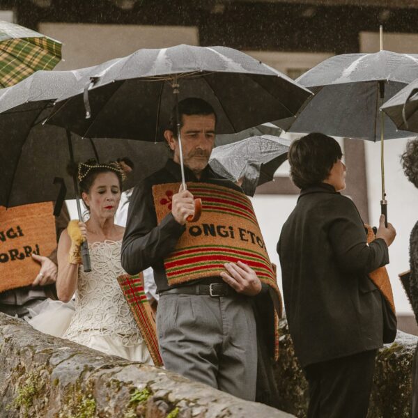 Mundo eta Uniberso Ean-7077