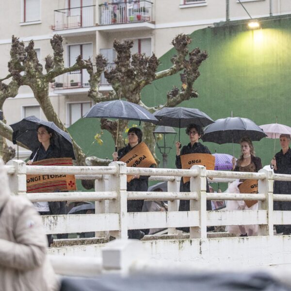 Mundo eta Uniberso Ean-7112